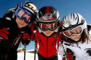 Il casco è obbligatorio per i minori di anni 14 e per tutti gli sciatori nei park di sci e snowboard